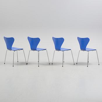 ARNE JACOBSEN, a set of four chairs, "Seven", Fritz Hansen, 2000.