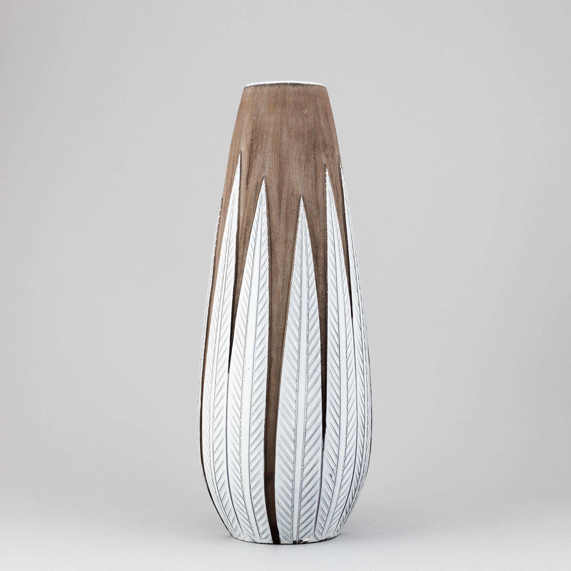 Anna-Lisa Thomson, an earthenware 'Paprika' vase, Upsala Ekeby.
