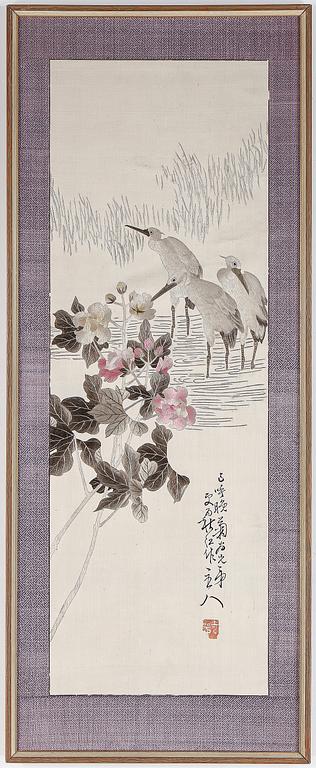 TAVLOR/SIDENBRODERIER, tre st, Kina, 1900 talets första hälft.