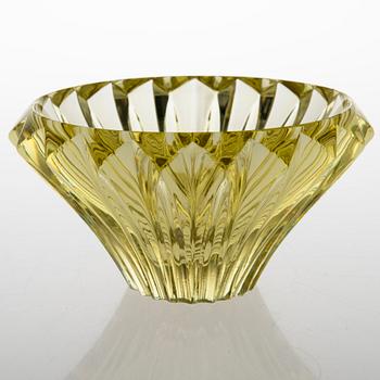AIMO OKKOLIN, A 'Petals' bowl, signed Aimo Okkolin Riihimäen lasi Oy.