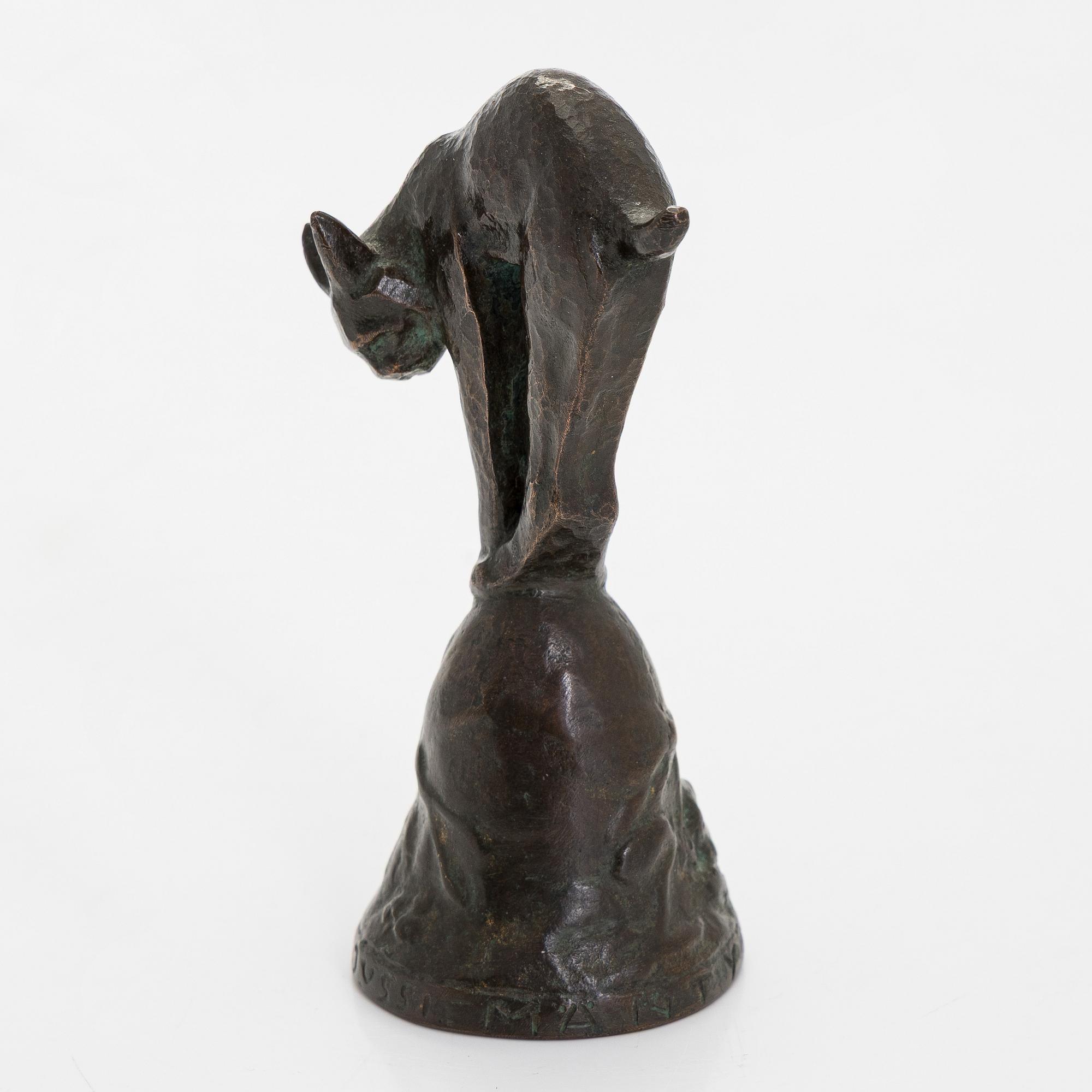 Jussi Mäntynen, Lynx on a counter bell.