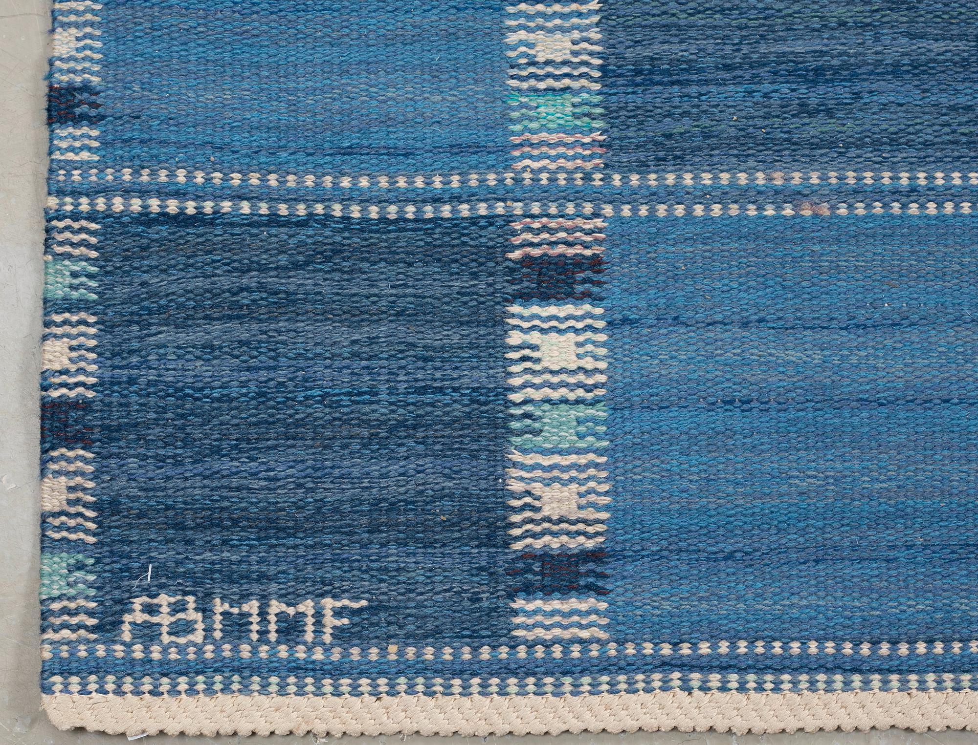 CARPET. "Falurutan, blå". Flat weave. 372 x 274,5 cm. Signed AB MMF BN.