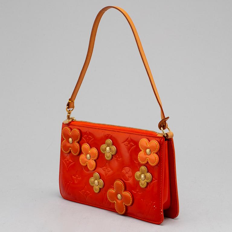 LOUIS VUITTON, A 'Vernis Lexington Fleurs Pochette'.