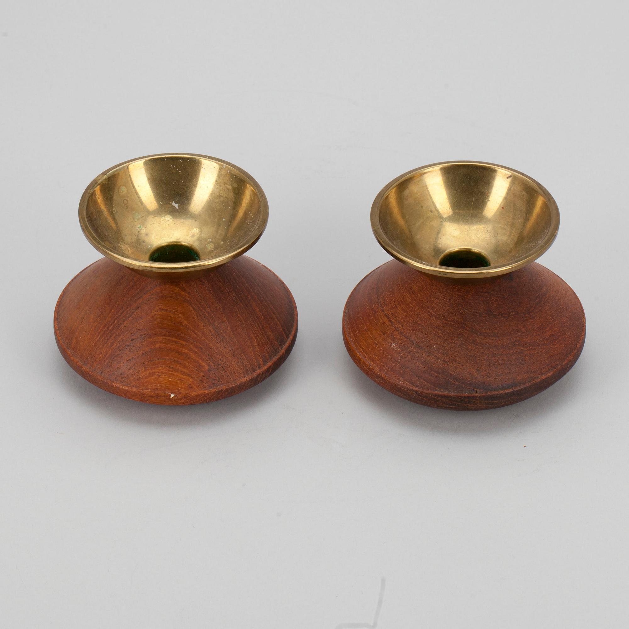 LJUSSTAKAR, design Bertel Gardberg, mässing och teak, stämplade BG Billnäs.