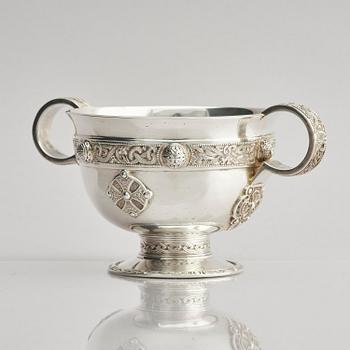 A British early 20th century silver bowl, mark of Lambert & Co (Herbert Charles Lambert), London 1911.