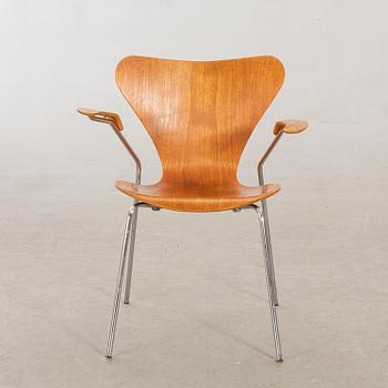 Arne Jacobsen, "Sjuan", teak, karmstol, Fritz Hansen.
