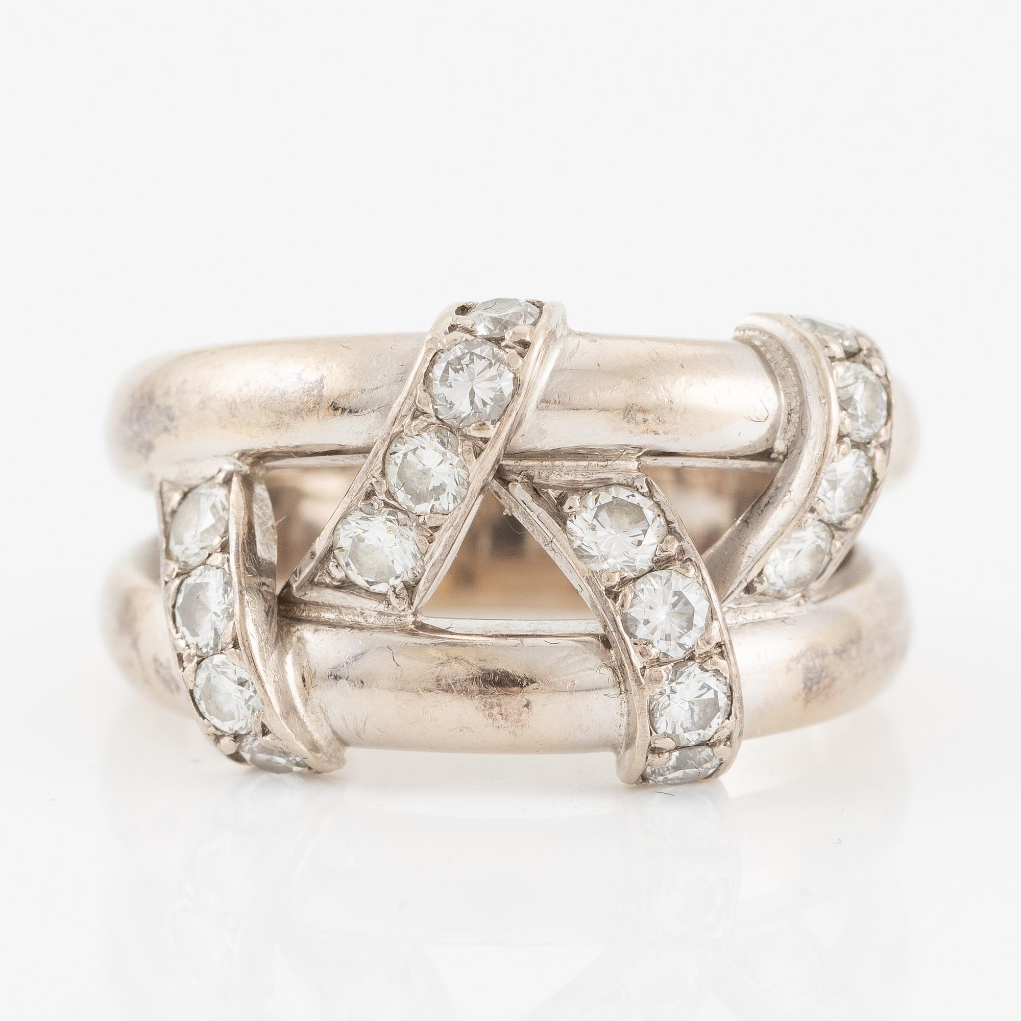 Ring 18K white gold set with round brilliant-cut diamonds, Engelbert.