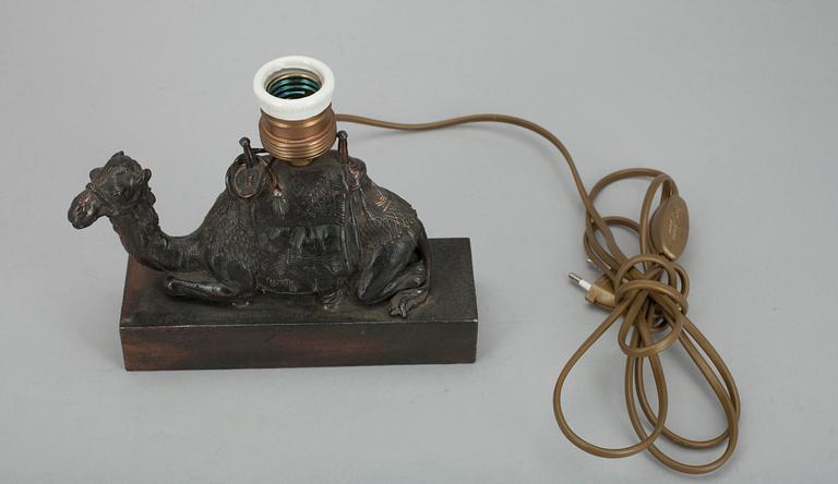 BORDSLAMPA, metallavgjutning, tidigt 1900-tal.