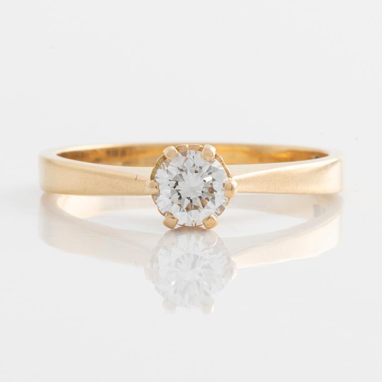 Ring, 18K gold with brilliant-cut diamond.