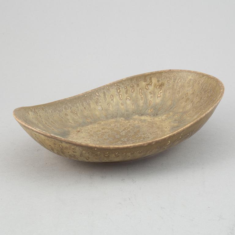 Carl-Harry Stålhane, a stoneware bowl, a dish and and a vase for Rörstrand.