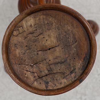 A pedestal/flower table, late 20th century.
