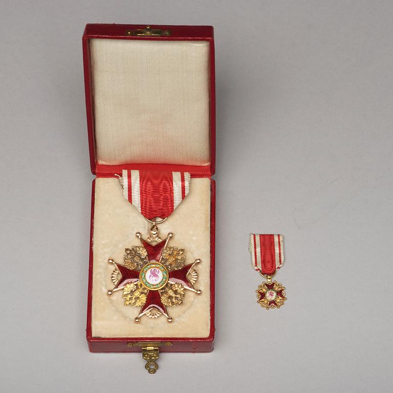 An Imperial Russian gold and enamel order of Saint Stanislaus, third class, turn of the century 1900.