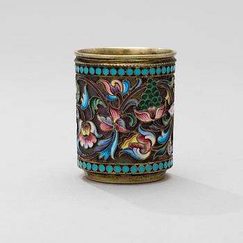 RYYPPYKUPPI, hopeaa ja emalia, Moskova 1899-1908, Maria Sokolova.