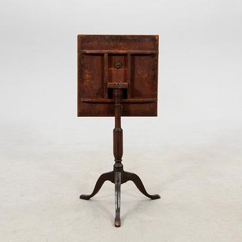 Drop-leaf table, Sweden circa 1800.