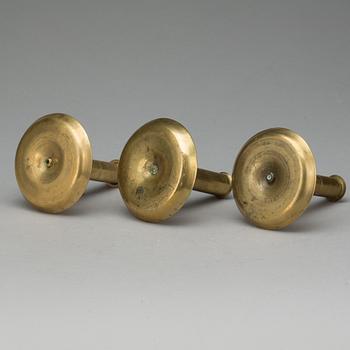 LJUSSTAKAR, 3 st, mässing, 1700/1800-tal.