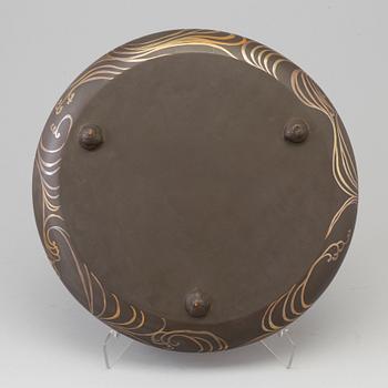 A lacquered wooden suiban basin by the Zohiko Company, Taisho period.