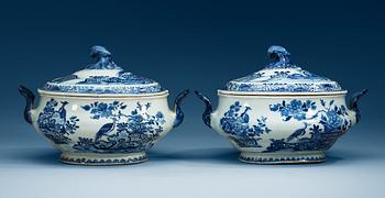 1706. A pair of blue and white tureens with covers, Qing dynasty, Qianlong (1736-95).