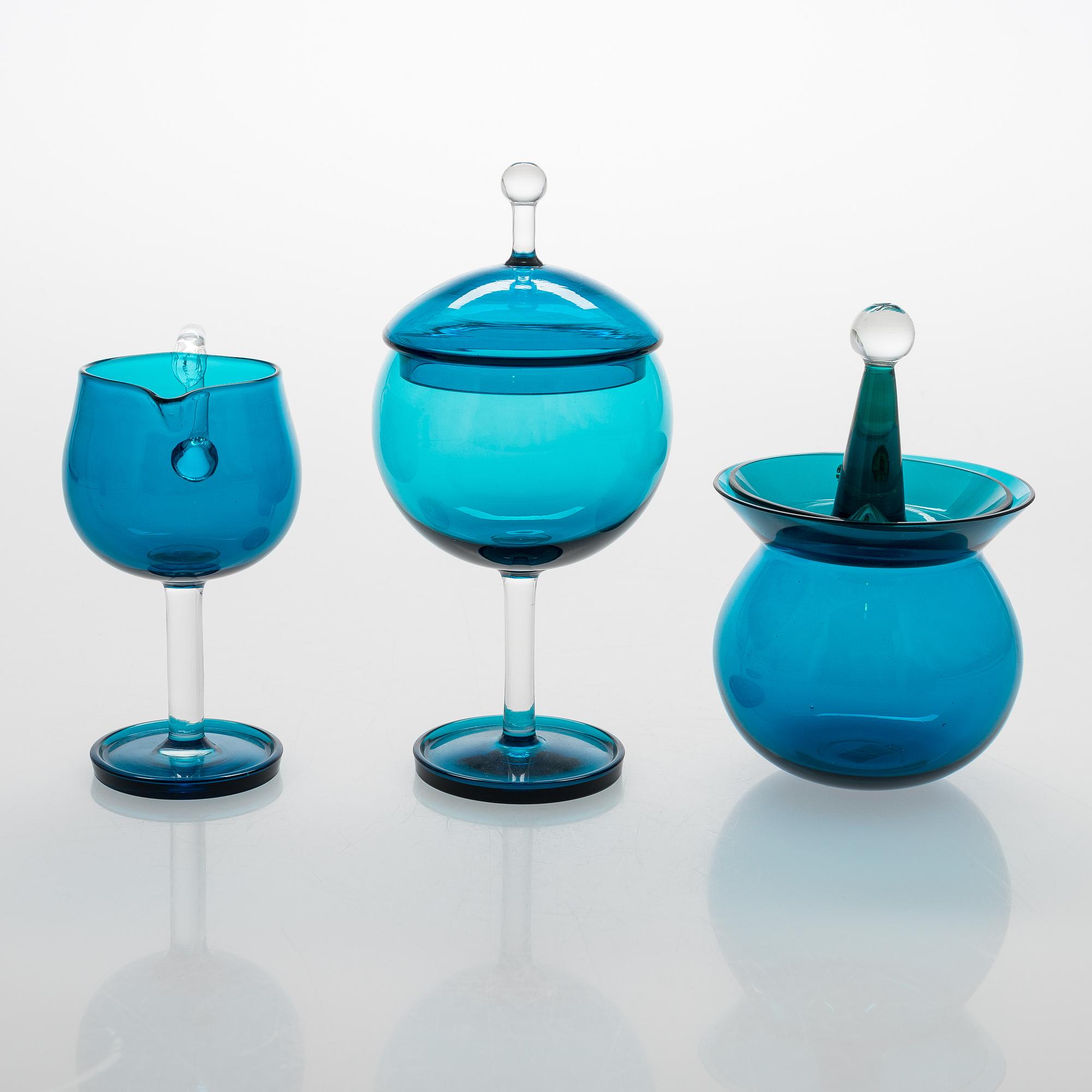 Nanny Still, A set of 23 glass pieces 'Harlekiini', Riihimäen Lasi Oy, 1950-60s.