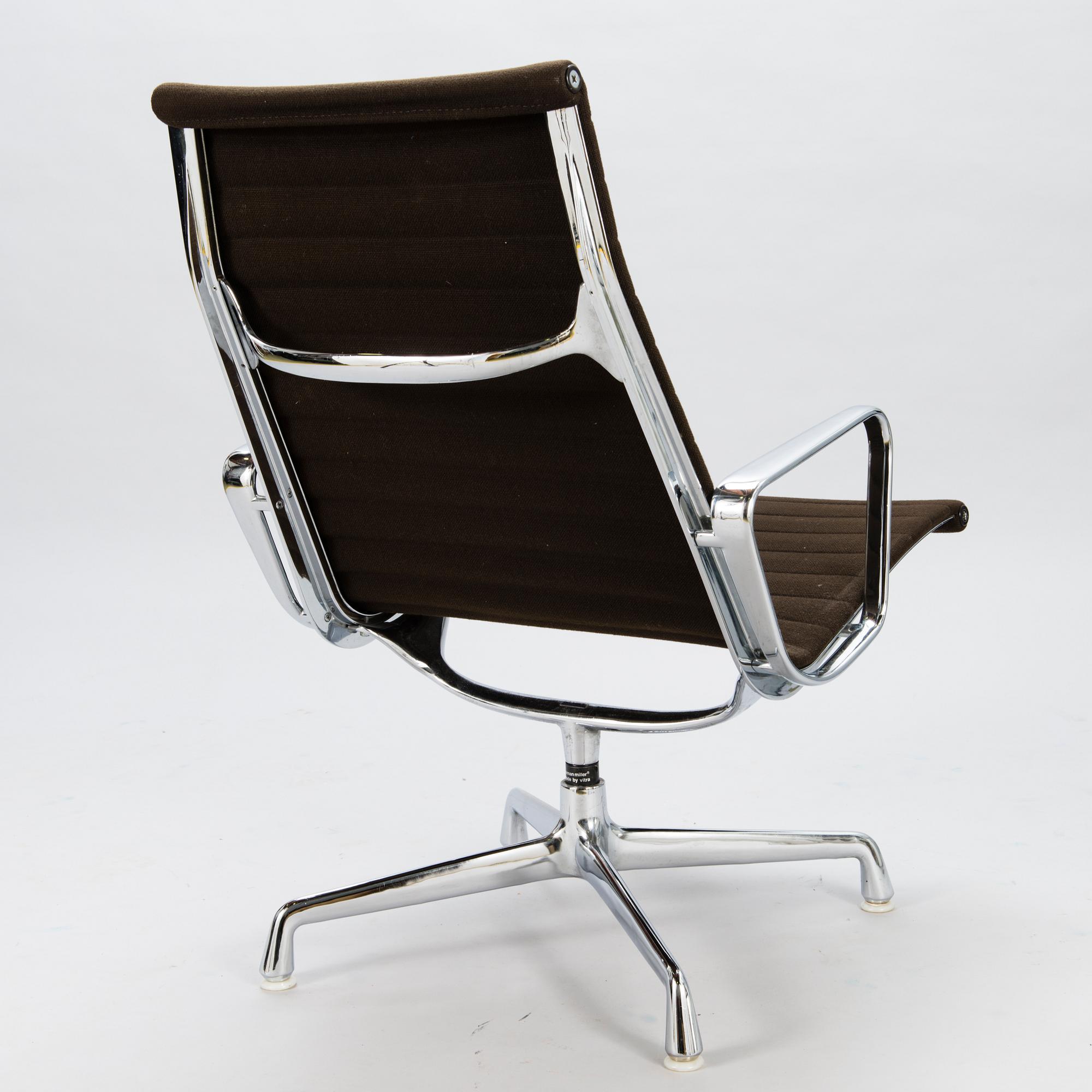 CHARLES & RAY EAMES, An office chair / armchair Aluminium Group 'EA 115/116', Herman Miller, Vitra.