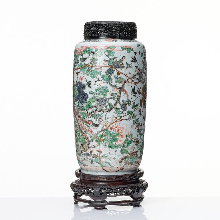 Vas, porslin. Kina, Qingdynastin, Kangxi (1662-1722).
