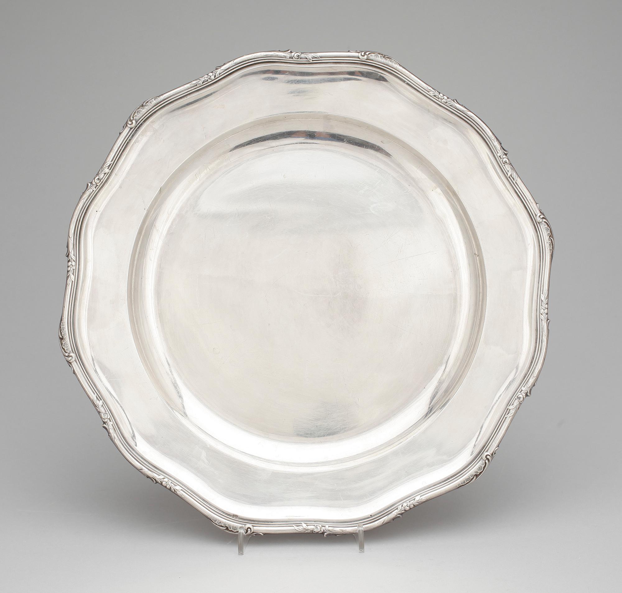 FAT, silver, rokokostil, svenska importstämplar. Vikt 960 gr.