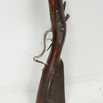 A flintlock rifle from Nusbaum in Stockholm, 18th century.