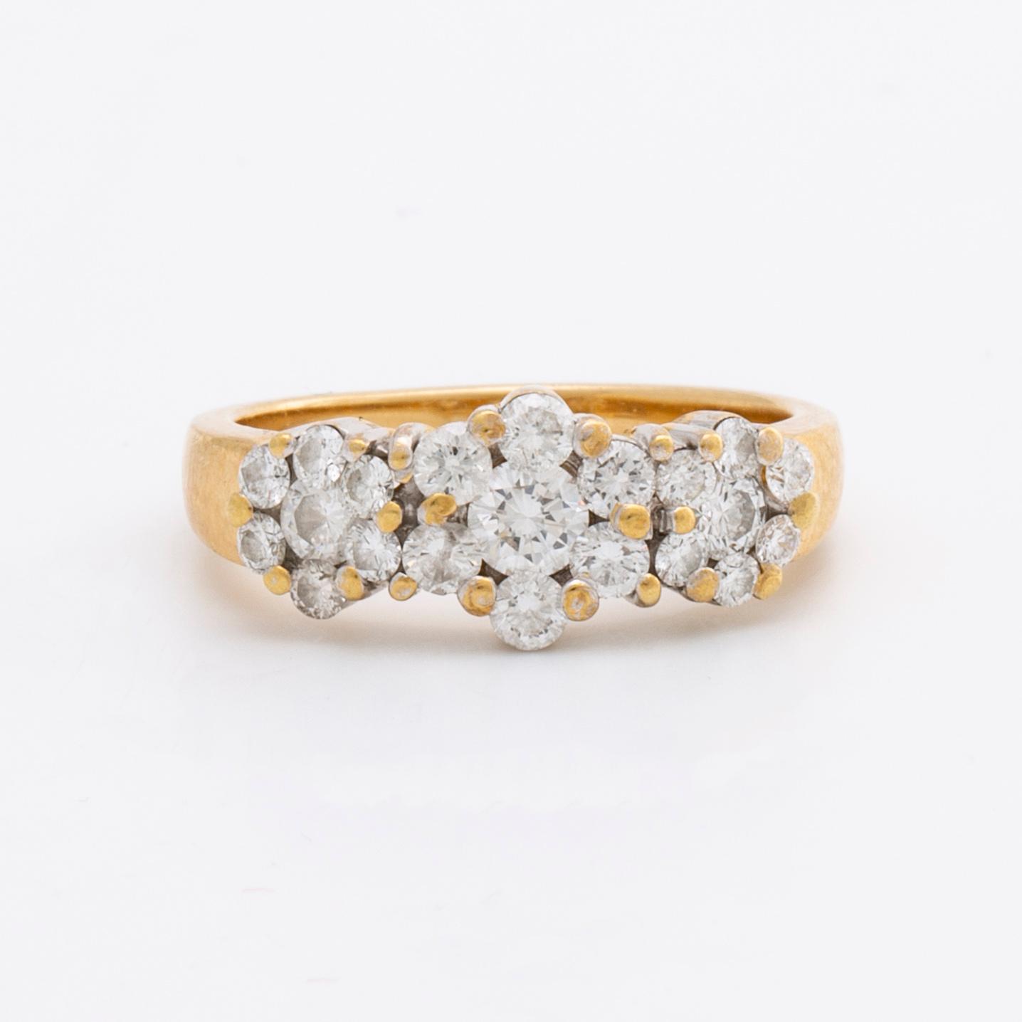 RING 18K gold and whitegold brilliant-cut diamonds approx 0,70 ct in total.