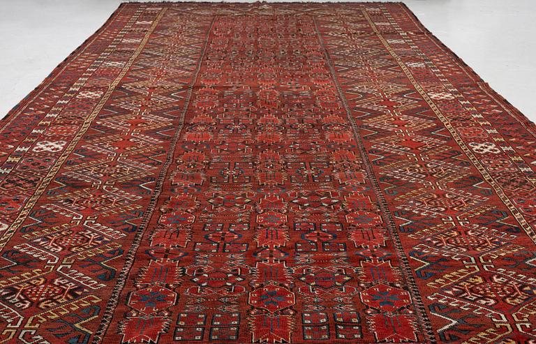 Matta, antik Beshir, Västra Turkmenistan, ca 597 x 240 cm.