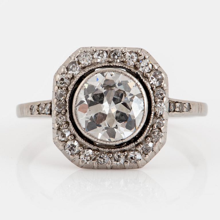 Ring med en gammalslipad diamant ca 1.20 ct kvalitet ca G/H si.