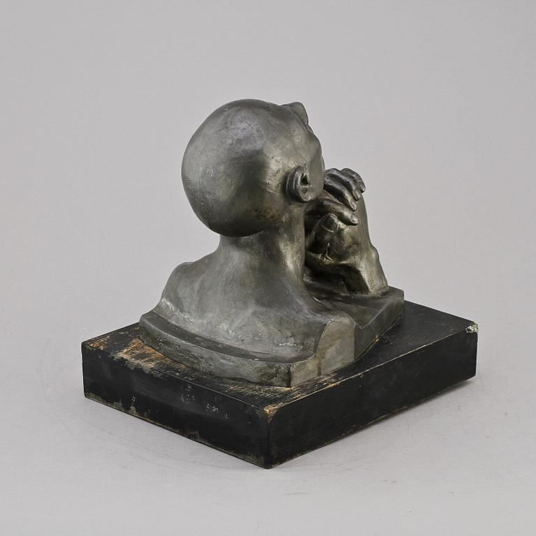 SKULPTUR, tenn, otydl. sign. 1900-talets andra hälft.