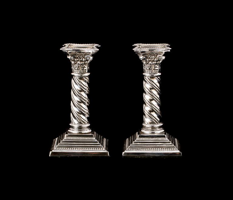 LJUSSKATAR, ett par, silver, gustaviansk stil, 1900-tal.