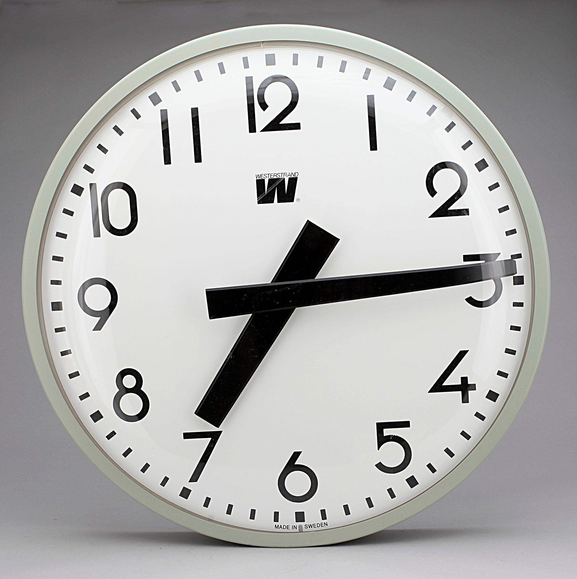 INDUSTRIKLOCKA, metall och plast, Westerstrand, 1900-talets andra hälft.