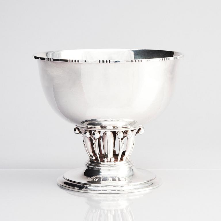 Georg Jensen, skål på fot, Köpenhamn efter 1945, sterling silver, design nr 19A.