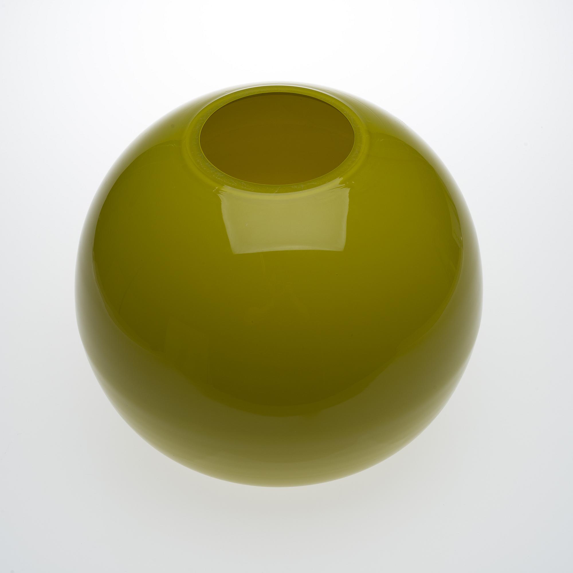 TIMO SARPANEVA, BOWL. Heals.  Sign. Timo Sarpaneva Iittala. Made c. 1967.