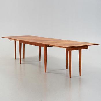 Josef Frank, matbord, Firma Svenskt Tenn, modell 752, efter 1985.
