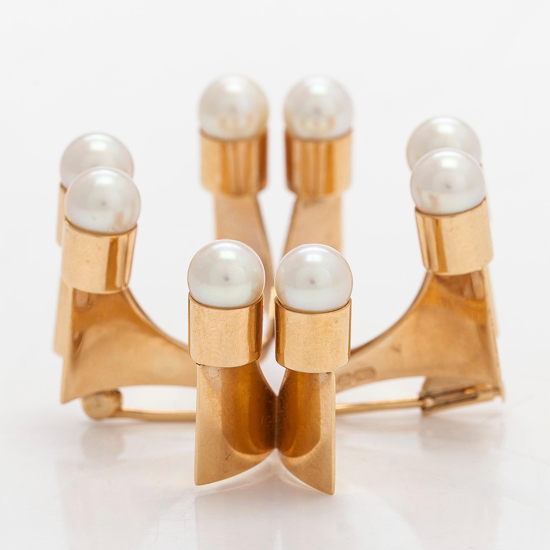 Elis Kauppi, a 14K gold and cultured pearl brooch, Kupittaan Kulta, Turku 1966.