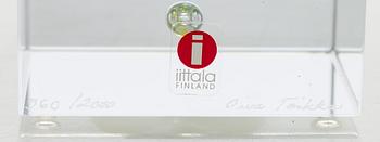 Oiva Toikka, an annual glass cube 2000, signed Oiva Toikka Nuutajärvi 2000, 960/2000.