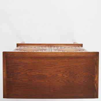 Oscar Nilsson, attributed to, a Swedish Modern oak cabinet, likely executed by Åfors Möbelfabrik, 1940s.