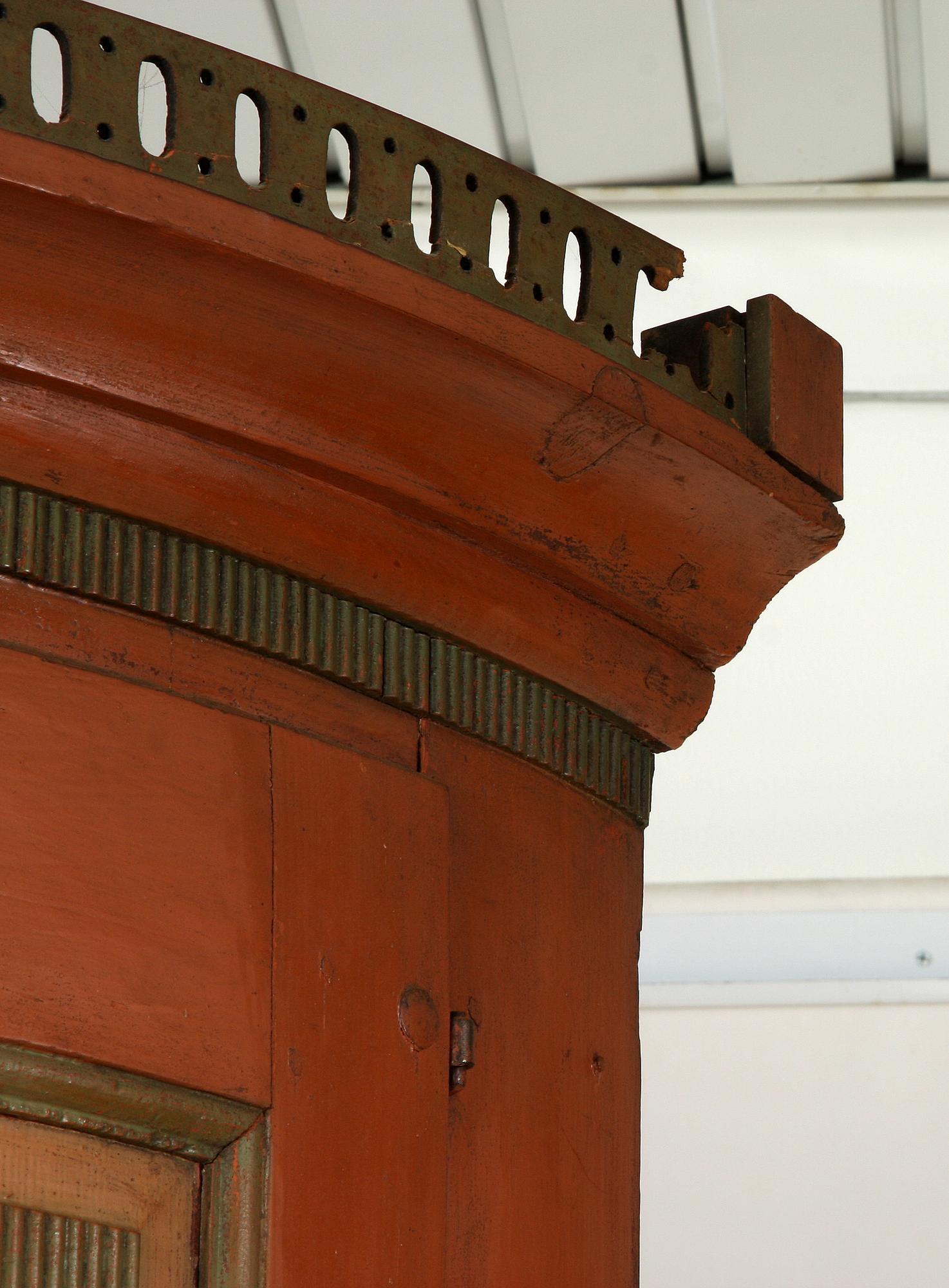 HÖRNSKÅP, 1700/1800-tal.