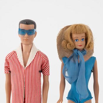 Barbie and Tressy, 5 dolls in box, along with clothes and accessories, Mattel, 1960s.