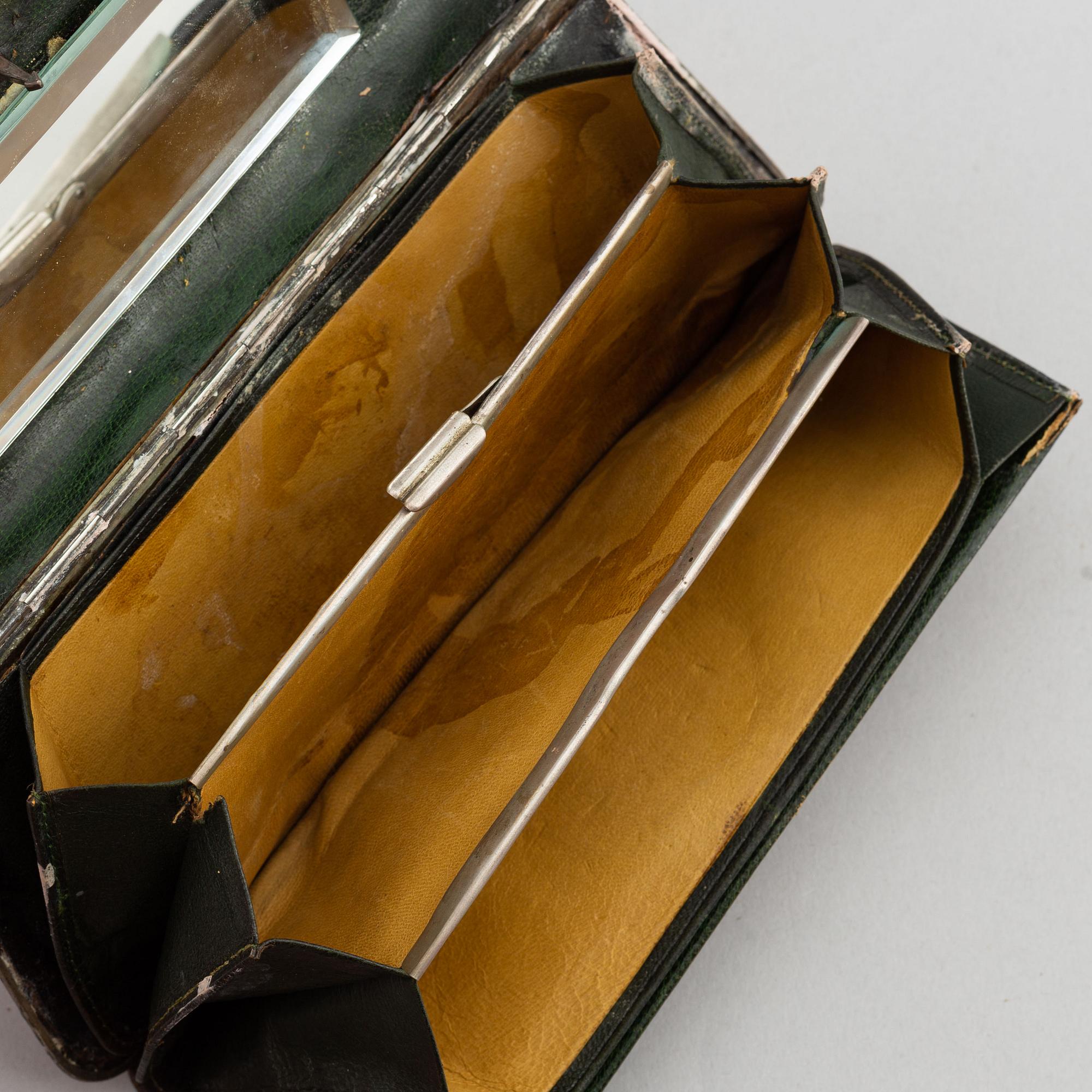 A Russian silver purse, t Petersburg 1908-17.