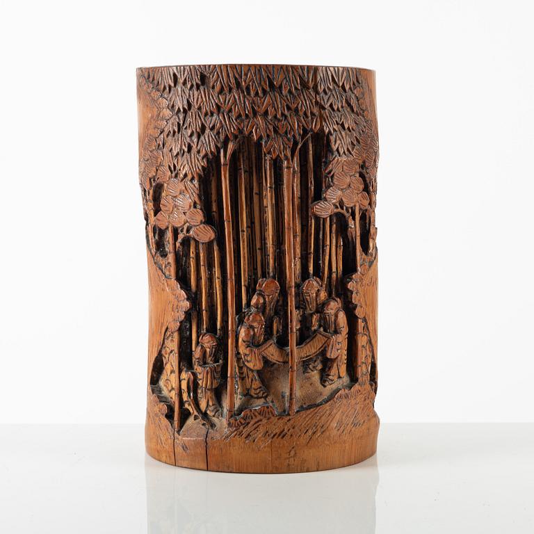 A Chinese carved bamboo brush pot, late Qing dynasty/around 1900.