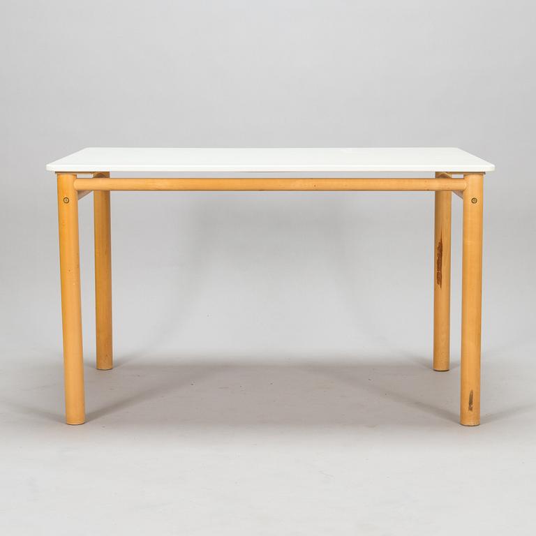 Yrjö Viherheimo & Rudi Merz, 5 stolar och bord, "Pinna", Korkeakoski Oy.