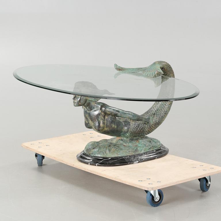 A late 20th century coffee table.
