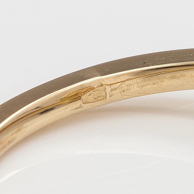 A 14K gold ring with diamonds ca. 1.02 ct in total. AIG certificate.