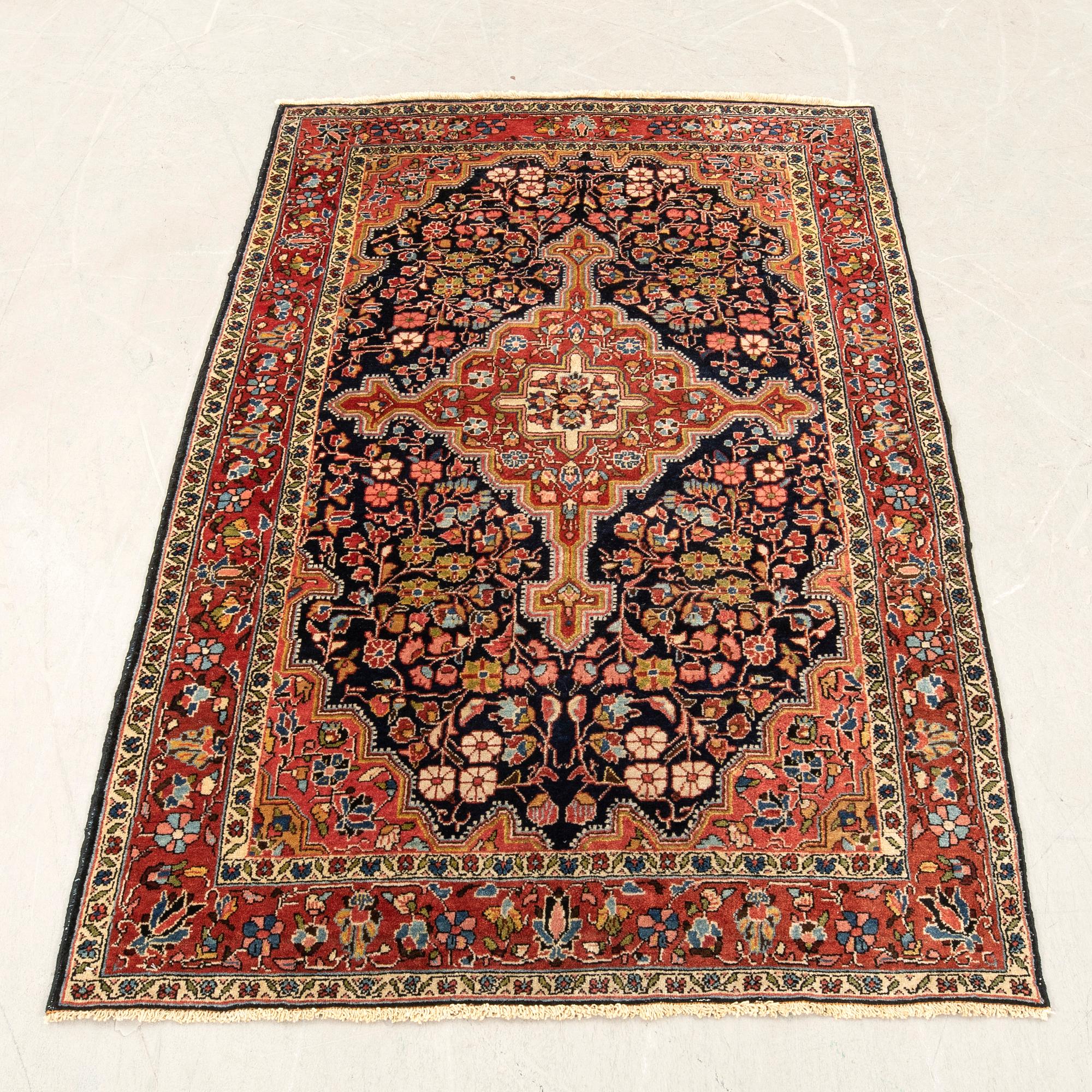 Oriental rug semi-antique approx. 155x103 cm.