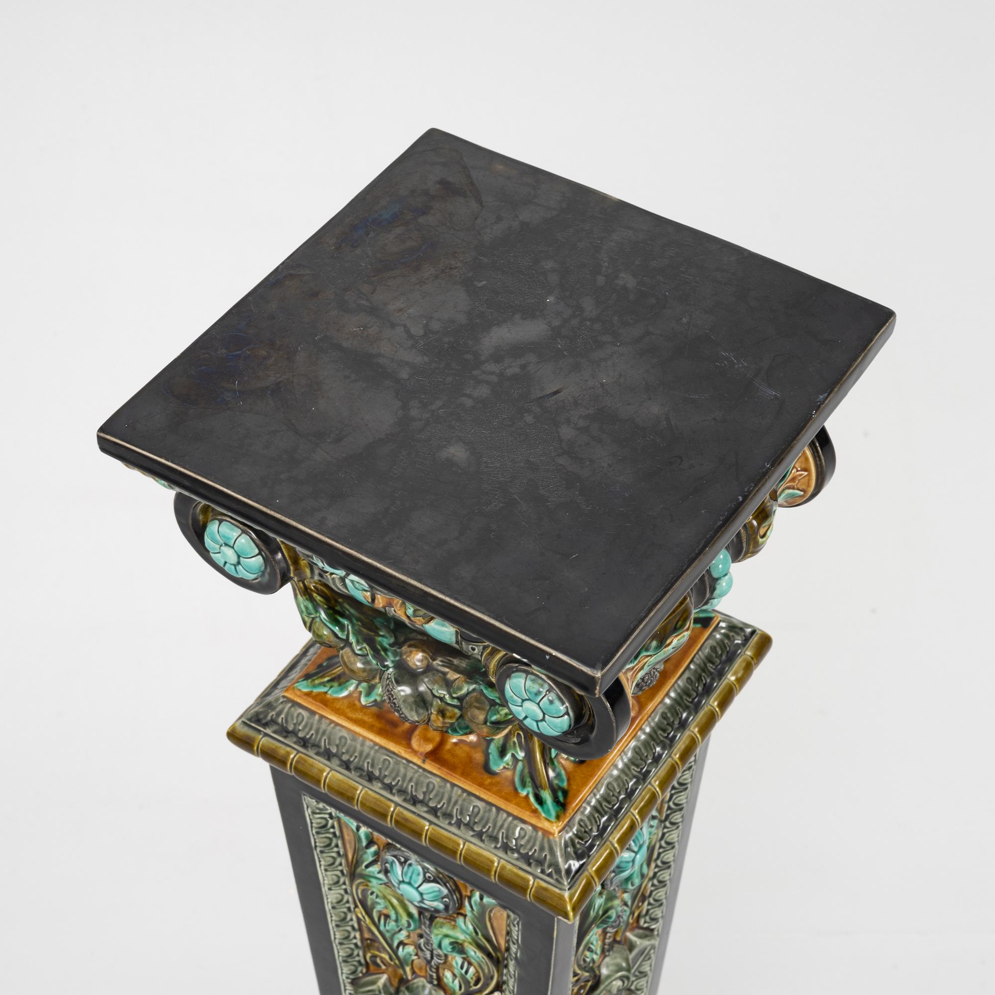 A ceramic pedestal, Rörstrand, circa 1900.