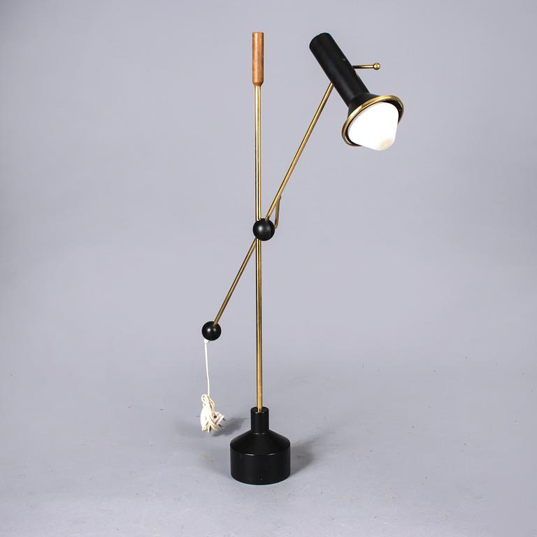 GOLVLAMPA, K10-47. Tapio Wirkkala. Tillverkare Idman Ab, 1960-tal.