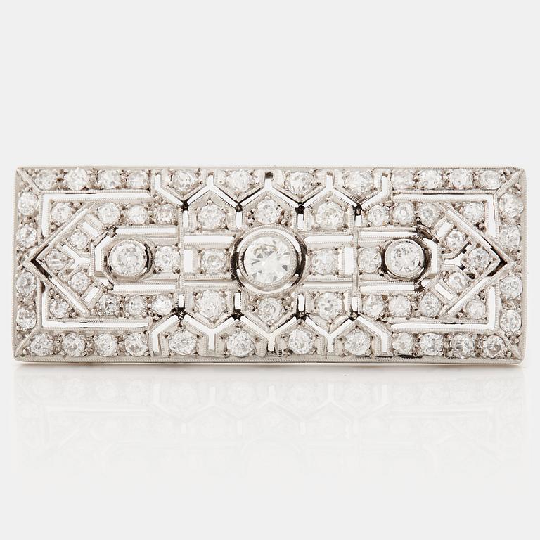 A diamond brooch of different cuts, art déco.