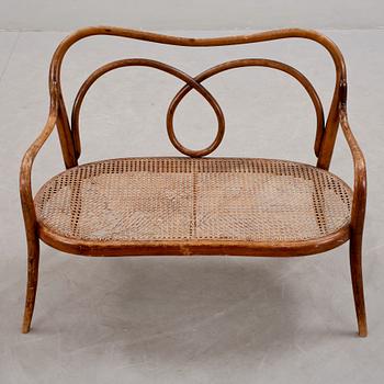 BARNSOFFA, Thonetstil, 1900-talets första hälft.